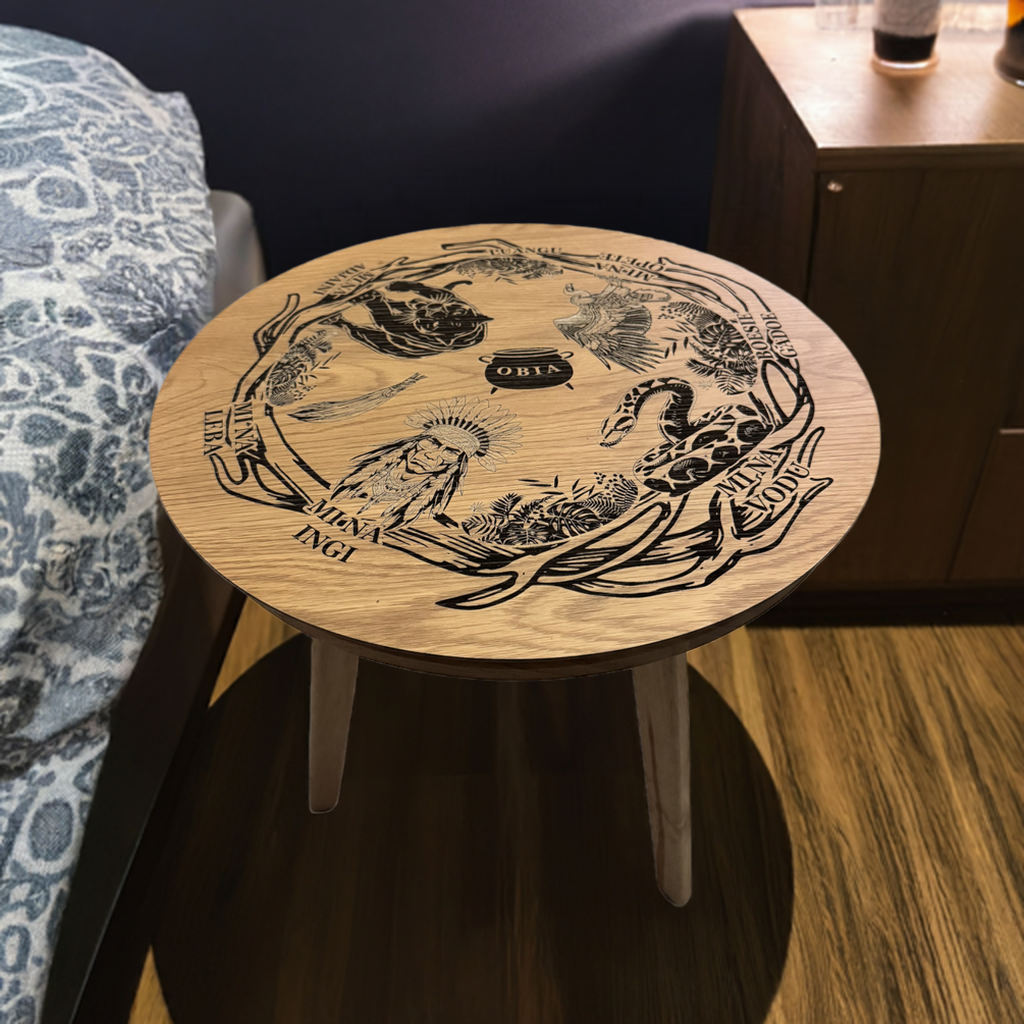 Gegraveerde ronde bijzettafel