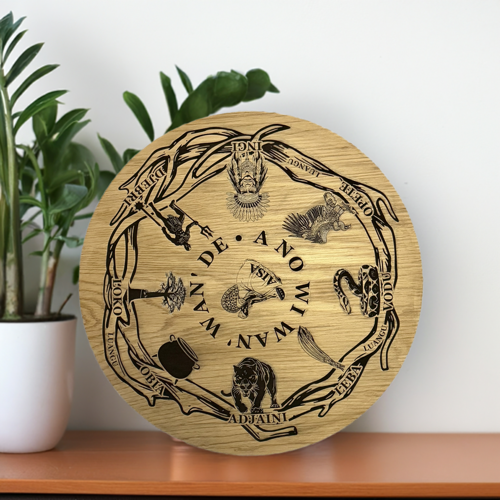 Gegraveerde houten bijzettafel