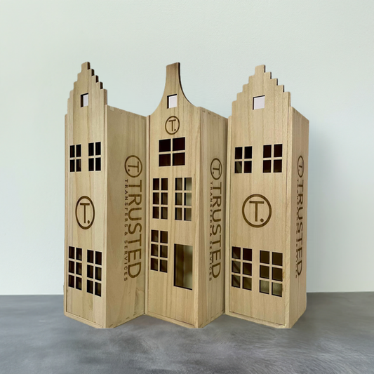 Gegraveerde houten wijnkisten met grachtengordel motief